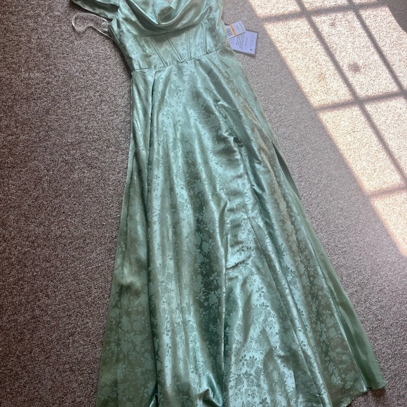 Elegant Off-The-Shoulder Spaghetti Strap Floral Printed Long Dress - Picture 5 of 6